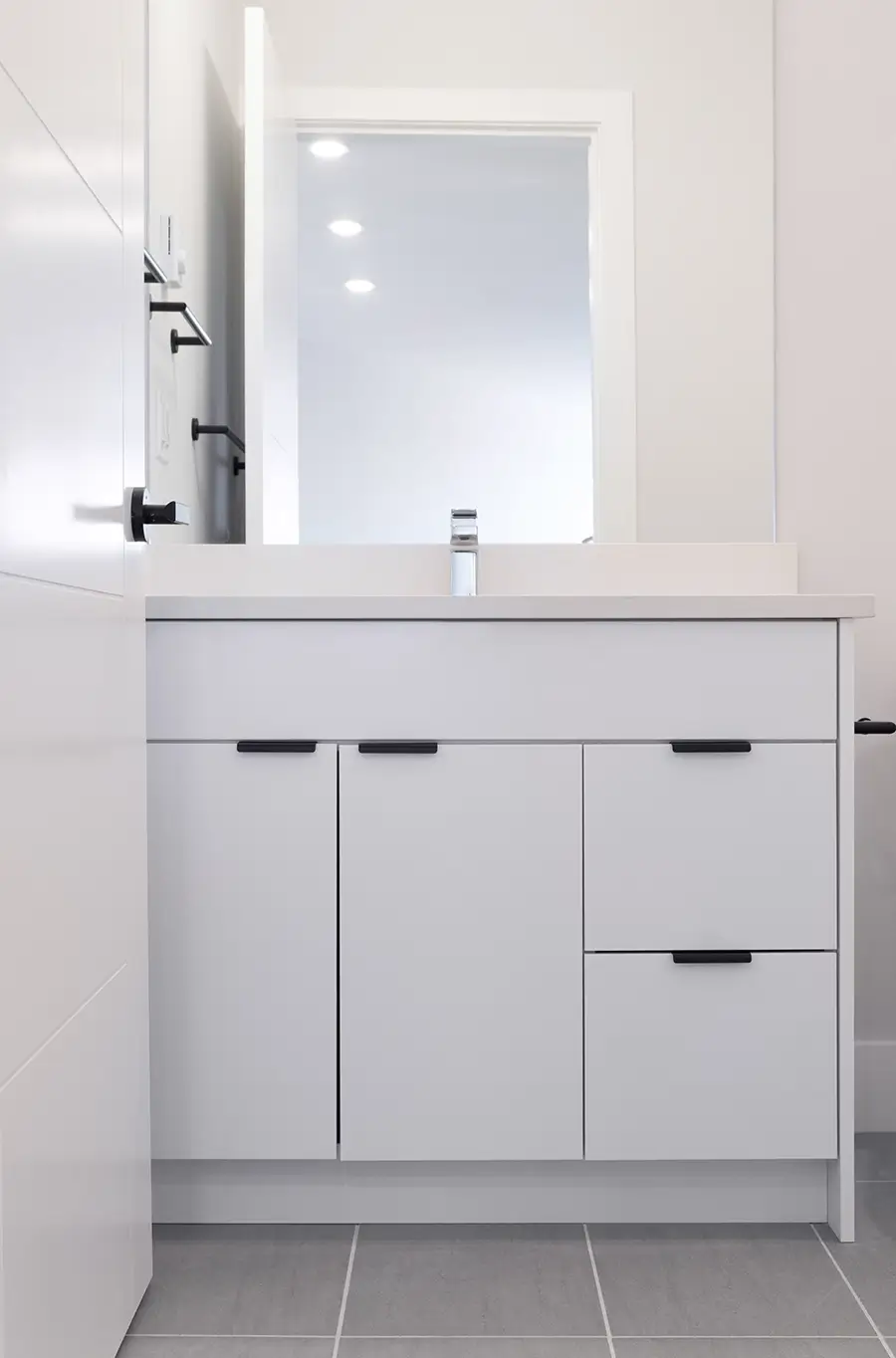 customized bathroom vanity at factory price